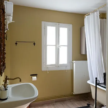 Mora Valisi * Nauplia