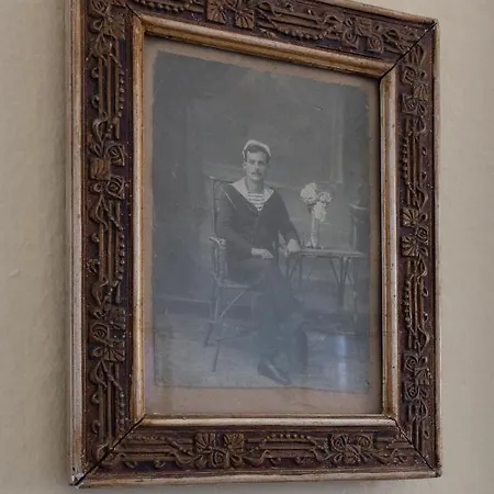 Mora Valisi *