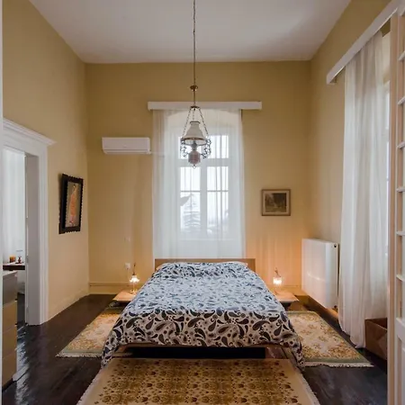 Mora Valisi * Nauplia