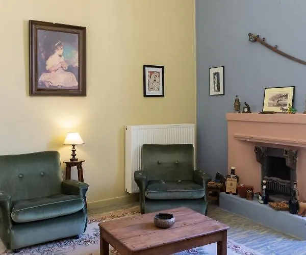 Mora Valisi Villa
