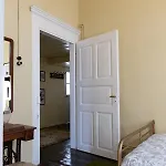 Mora Valisi Vila *