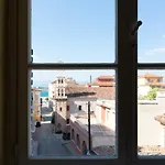 Mora Valisi *