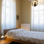 Mora Valisi * Nafplio