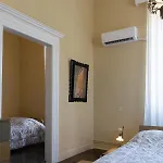 Mora Valisi Vila *