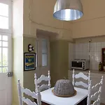 Mora Valisi Vila *