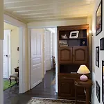Vila Mora Valisi *