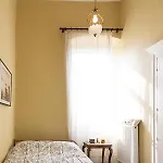 Vila Mora Valisi *