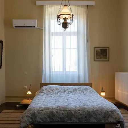 Mora Valisi Nafplio