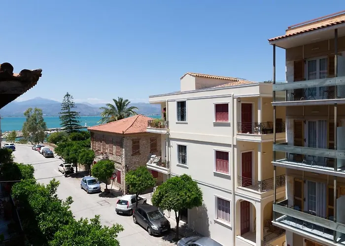 Mora Valisi * Nafplion