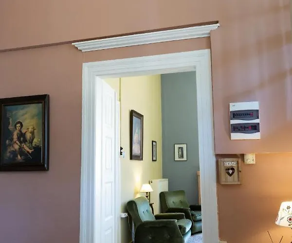 Mora Valisi Nafplion