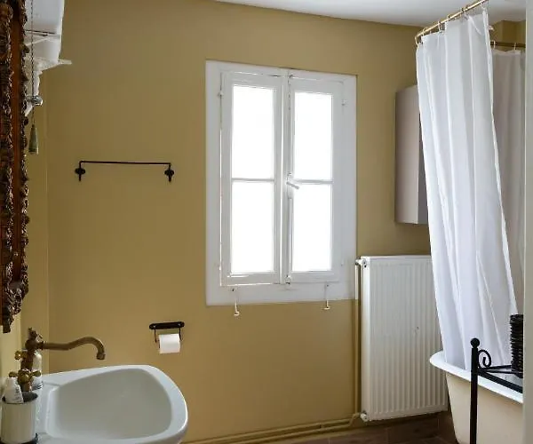 Mora Valisi * Nafplion