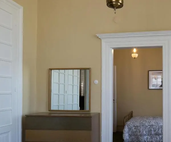 Mora Valisi Nafplion