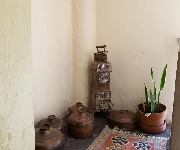 Mora Valisi Nafplion